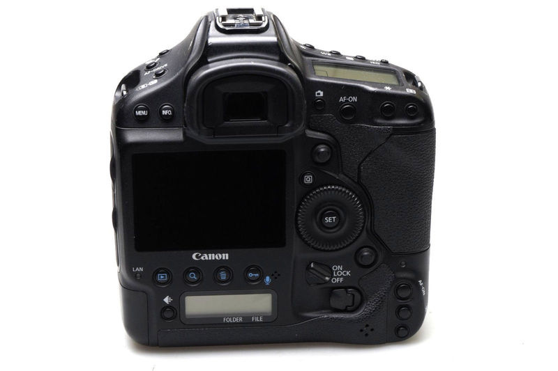 Datei:Canon D1X camerafoxx 3.JPG