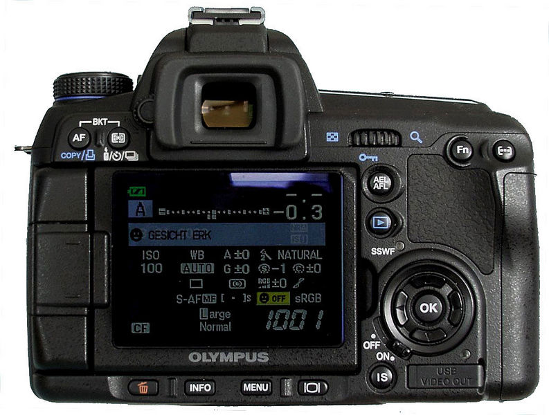 Datei:E30 hinten mit Infotafel.jpg